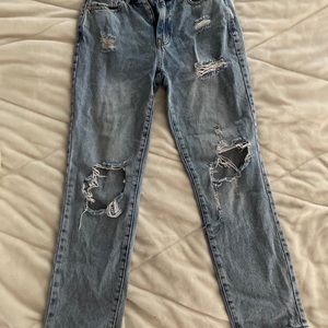 Pacsun Woman’s Ripped Jeans Size 26